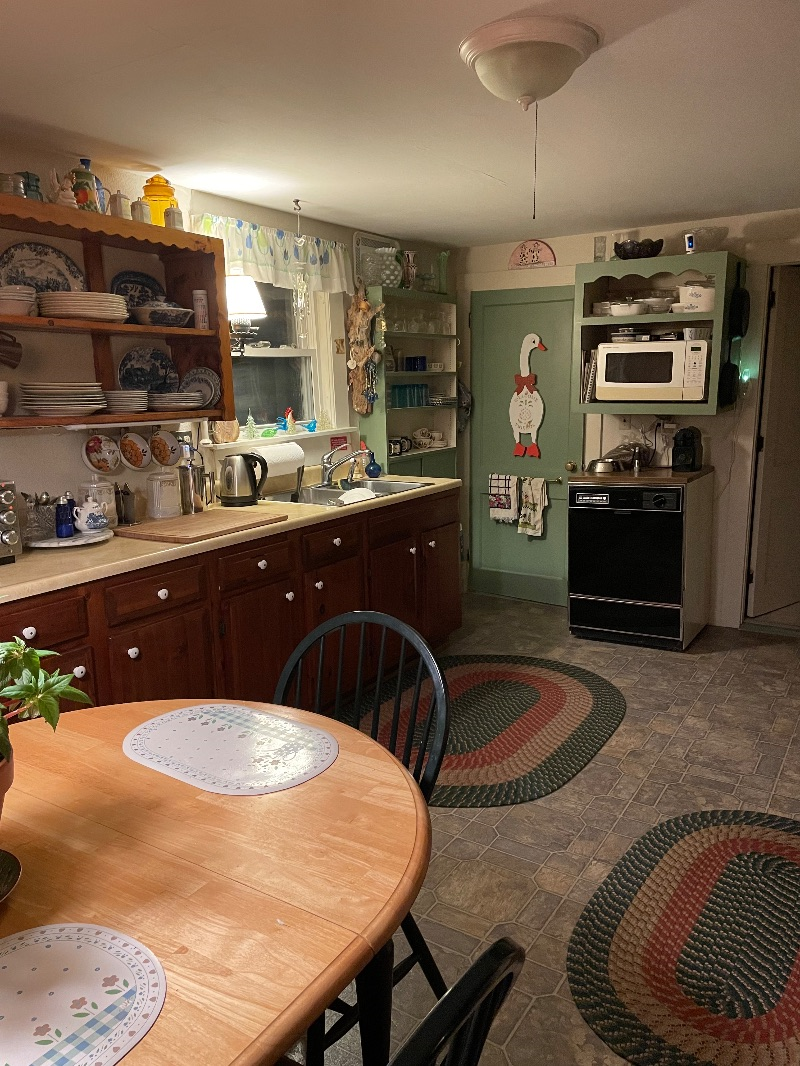 Private room in country home. - Photo 10