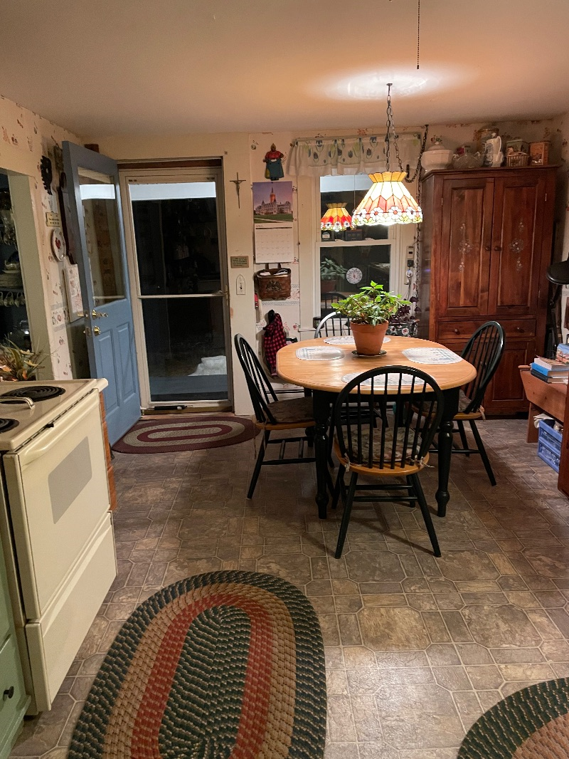 Private room in country home. - Photo 11