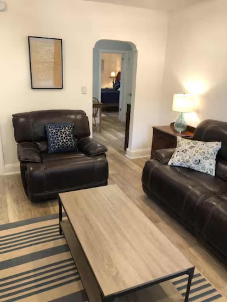 Sunny and Quiet 2 Bedroom w/ Easy Access to Central and NE DC, Private Parking, Laundry Onsite - Photo 3