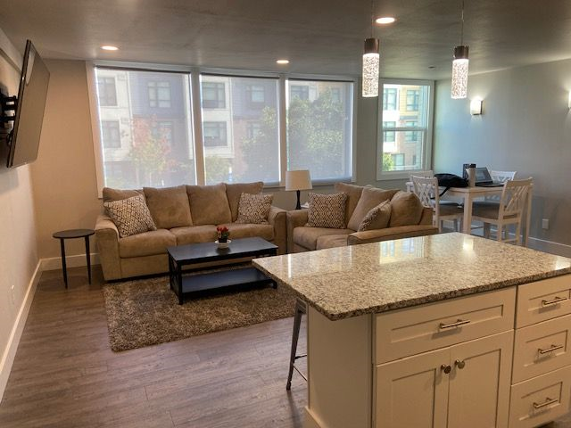 Sophisticated Urban Oasis-Unit Two