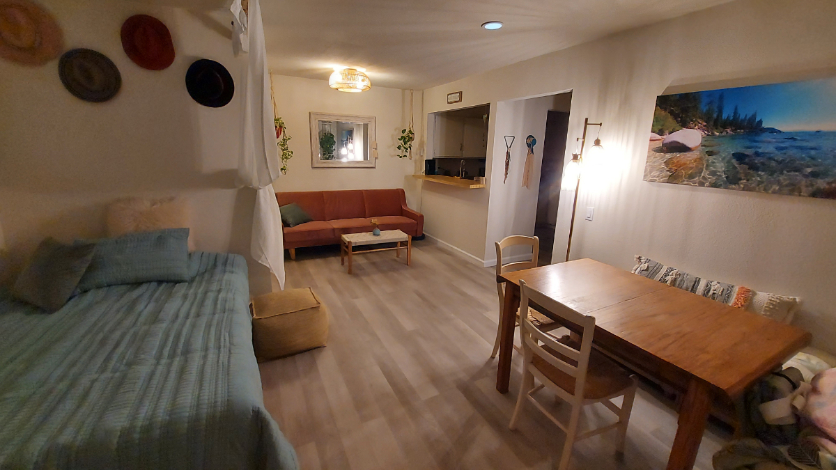 Central spacious large studio/almost junior 1 bedroom in Mission Valley, Pet Friendly - Photo 1