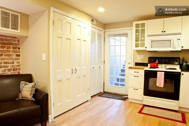 Capitol Hill English Basement - Photo 10