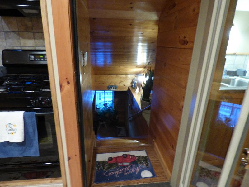 Beautiful Upstairs Apartment in Orleans, Vermont - Perfect for Midterm Rental - Photo 7