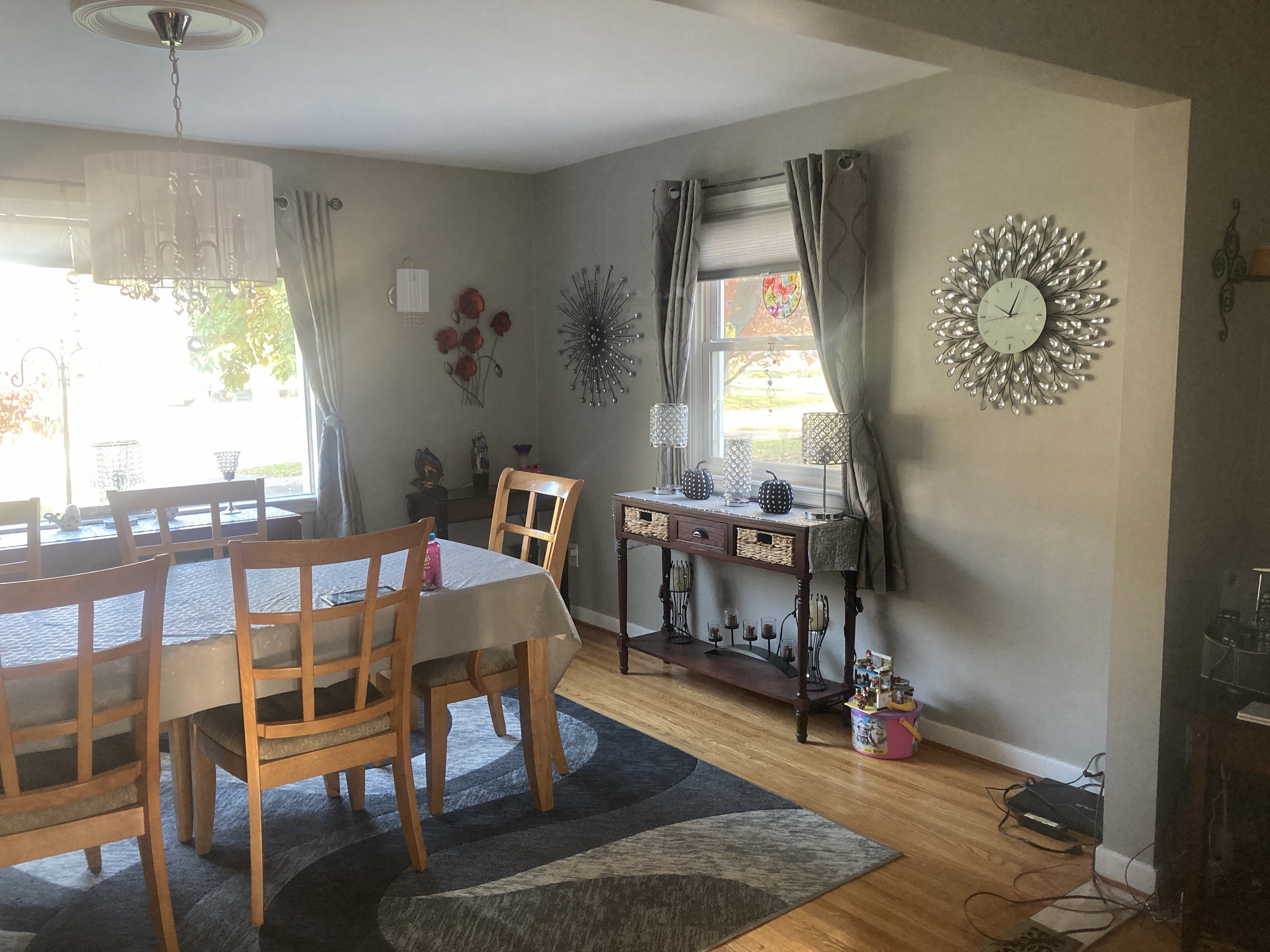 Comfortable Basement Suite w/ All Amenities Included | Prime Location - Photo 11