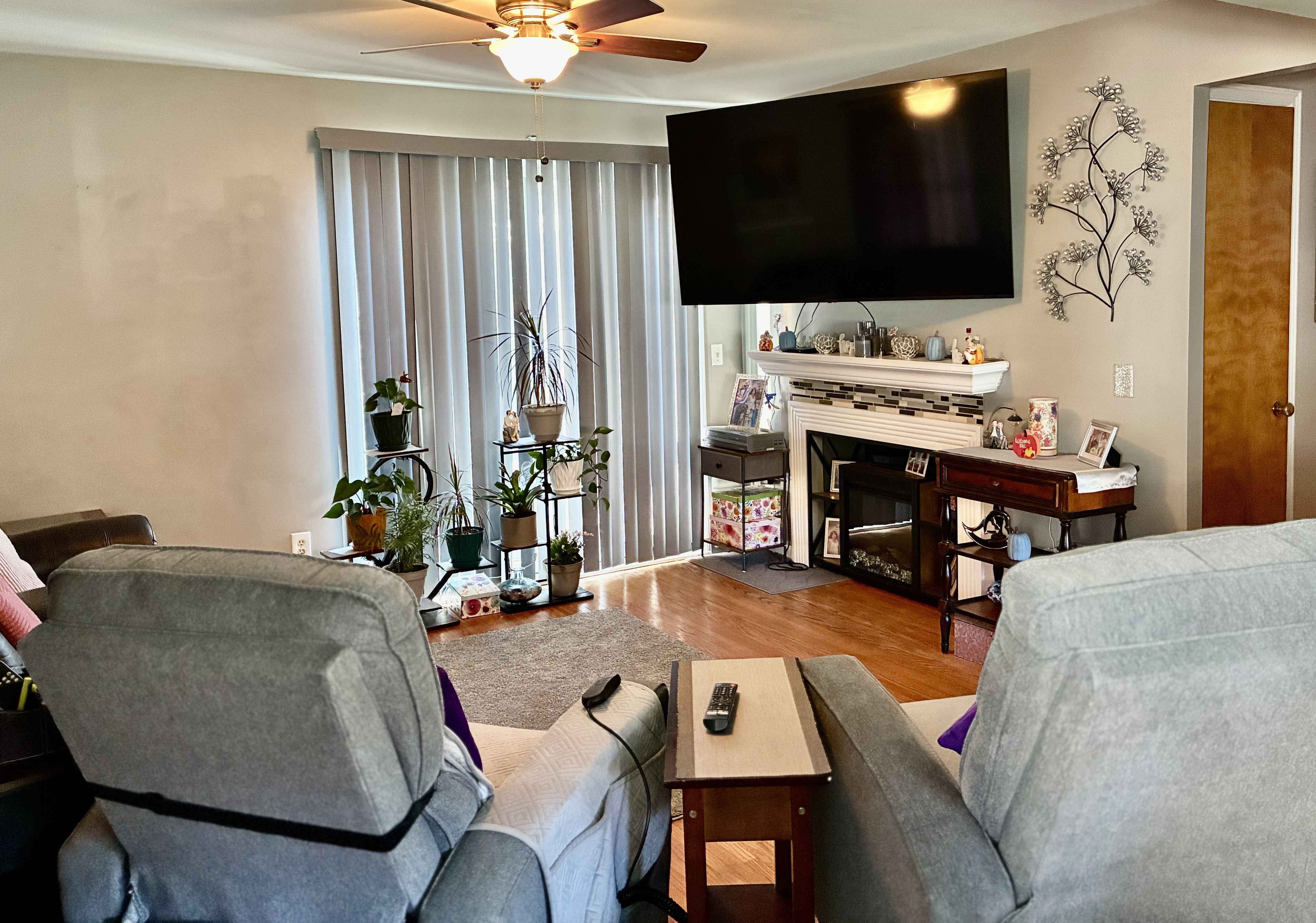 Comfortable Basement Suite w/ All Amenities Included | Prime Location - Photo 9