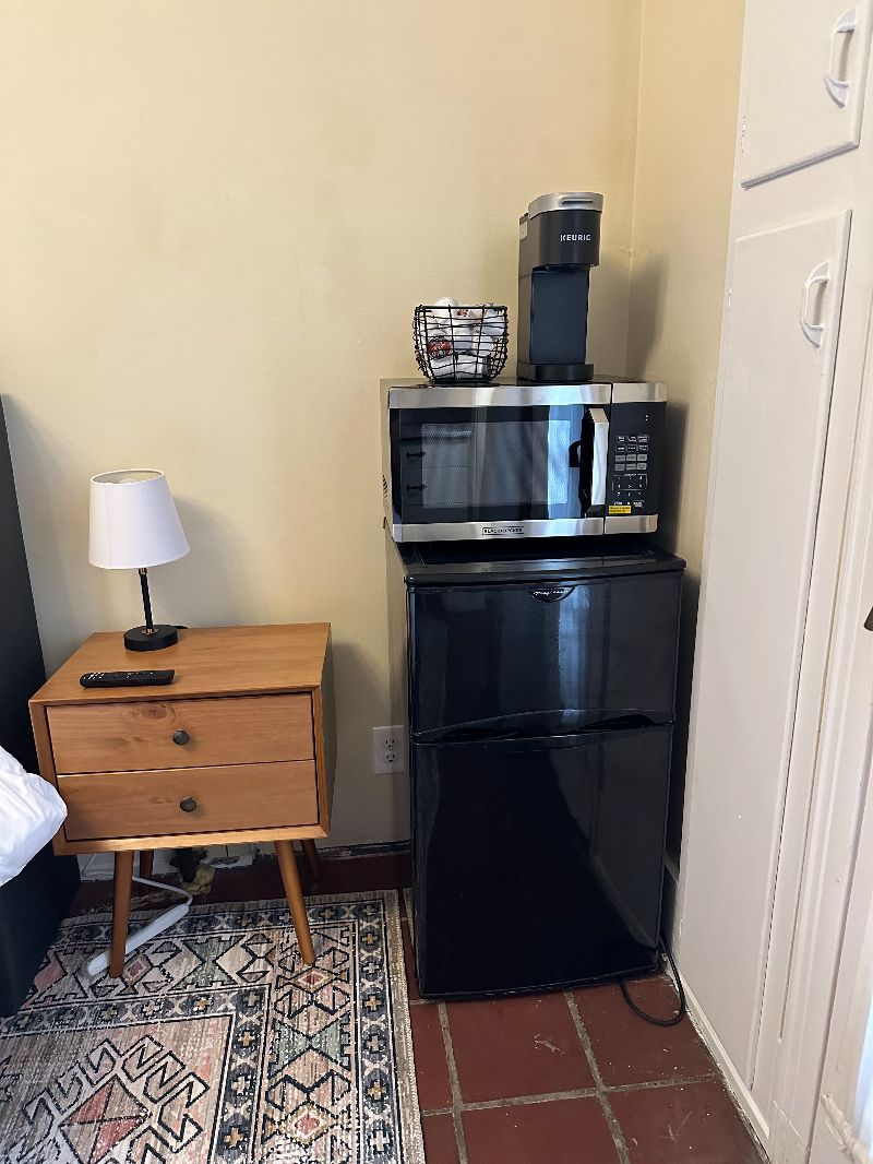 Cozy Park Avenue Studio w/ private bathroom - Photo 4