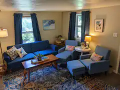 Super Cozy 1 Bedroom in the Heart of Lake Mills