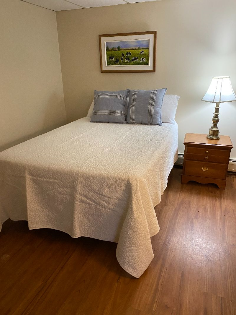 Lovely 1 bedroom on quaint Dairy Farm 8 miles to hospital - Photo 3