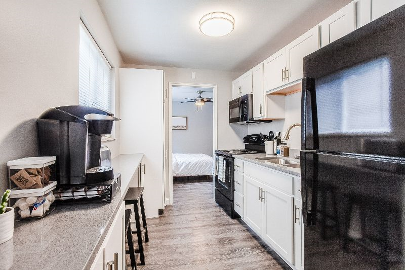 New, Cozy 1B Apt Central to Hospitals - Photo 7