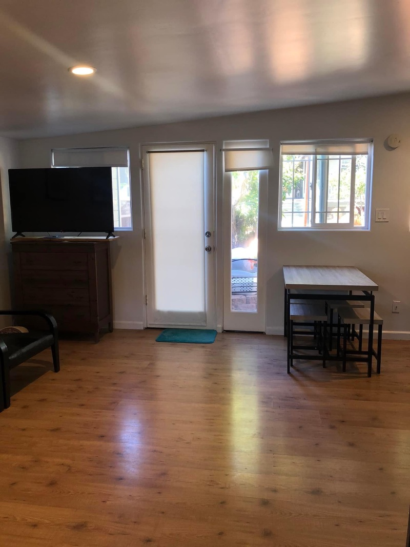 Pacific Beach Private Cottage - Photo 3