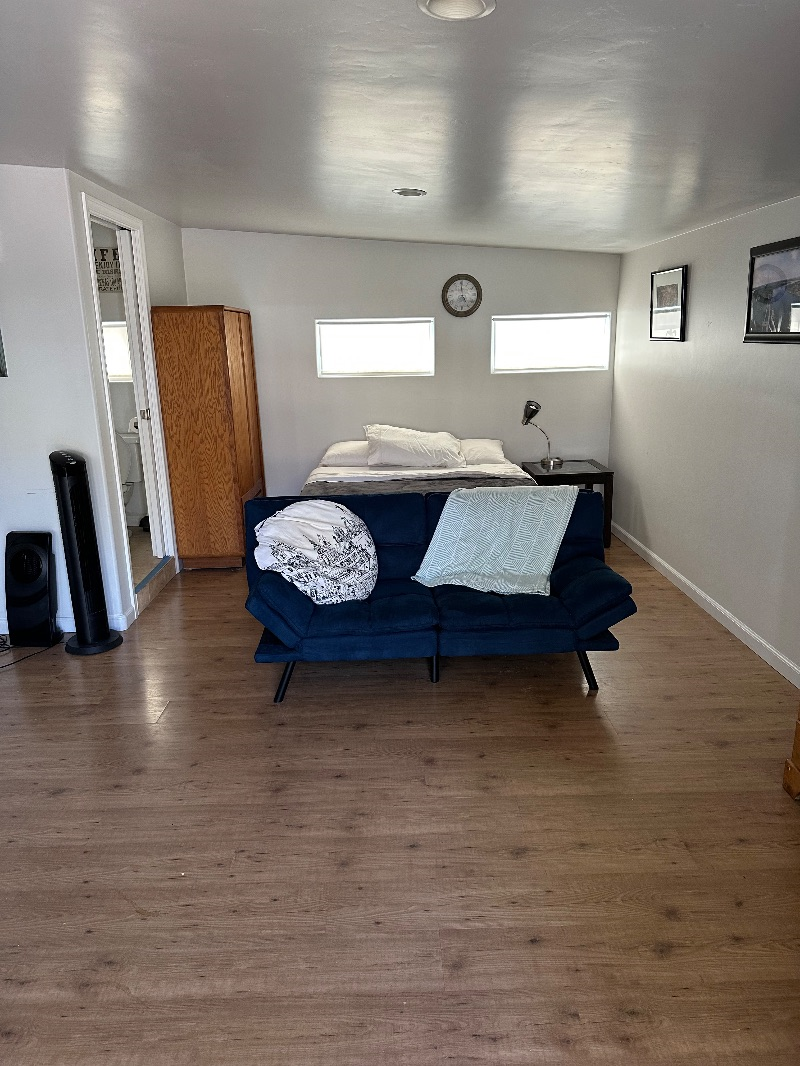Pacific Beach Private Cottage - Photo 1