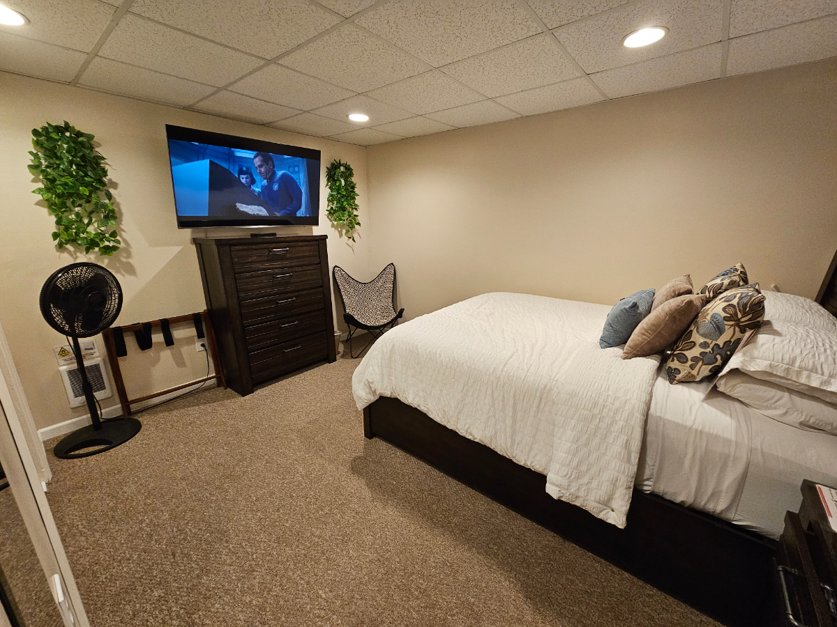 One Bedroom Queen Apartment w/Free Parking & WIFI - Photo 5