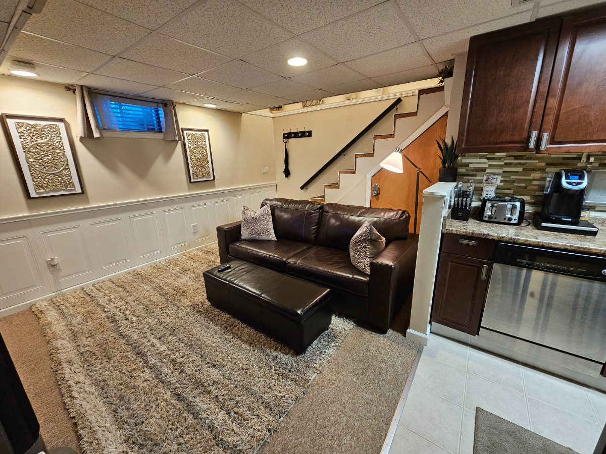 One Bedroom Queen Apartment w/Free Parking & WIFI - Photo 2