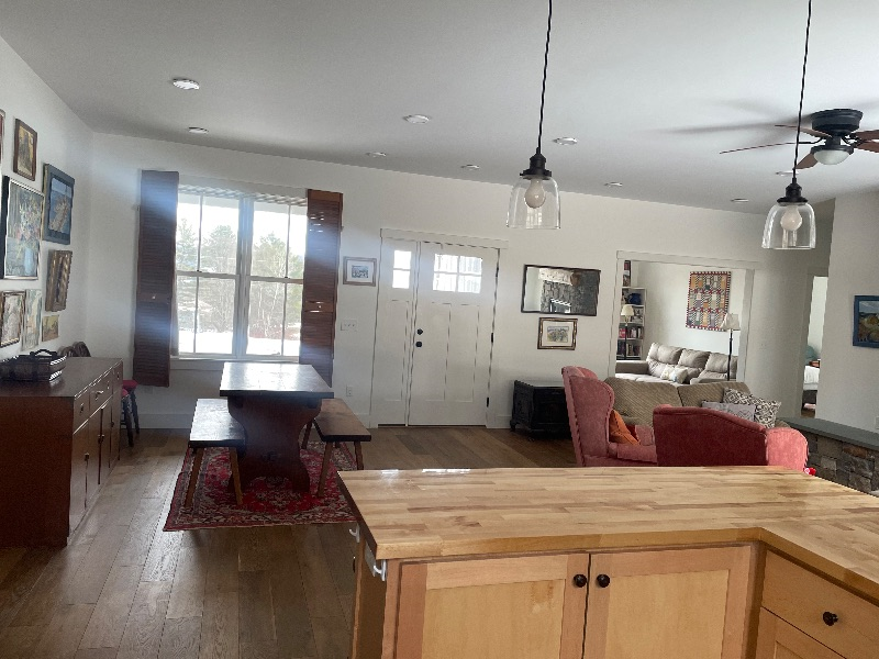Quaint home in the quiet of Waterbury - Photo 6