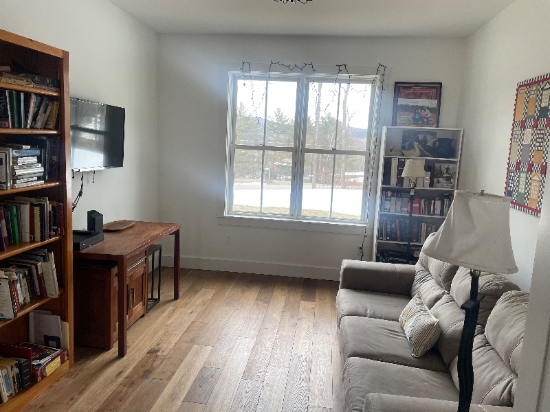 Quaint home in the quiet of Waterbury - Photo 9
