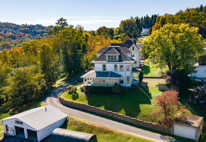 Historic house with epic river and downtown views - Photo 1