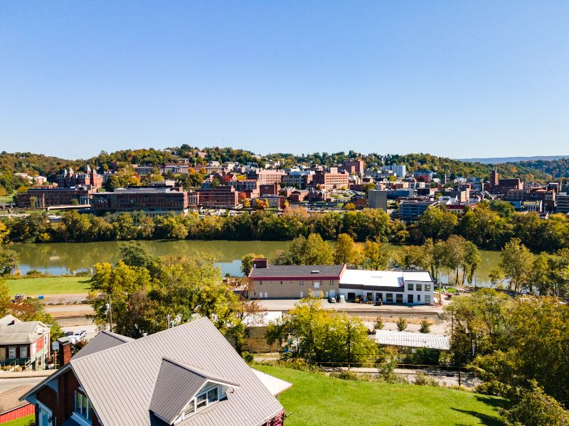 Historic house with epic river and downtown views - Photo 3