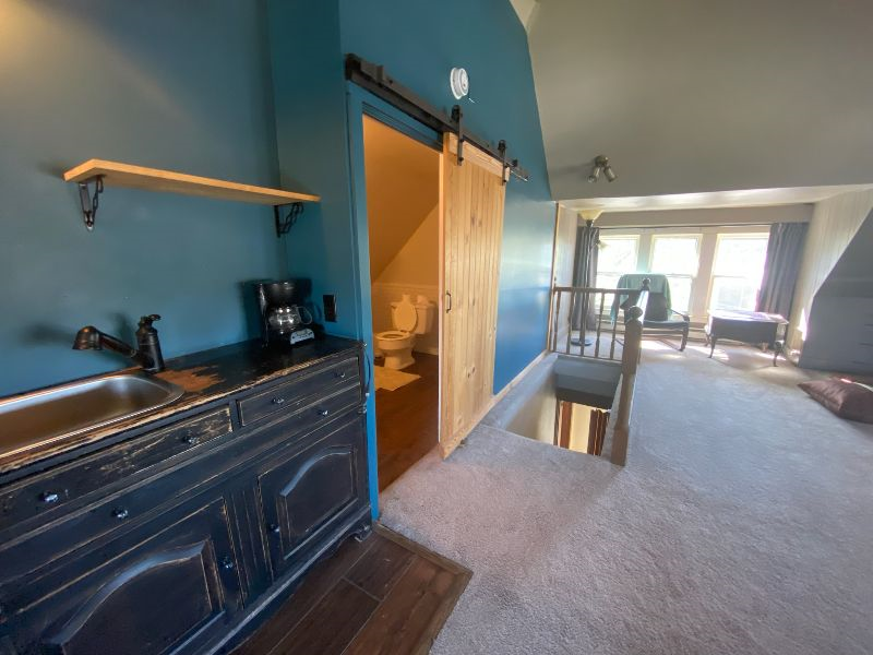 Historic house with epic river and downtown views - Photo 8