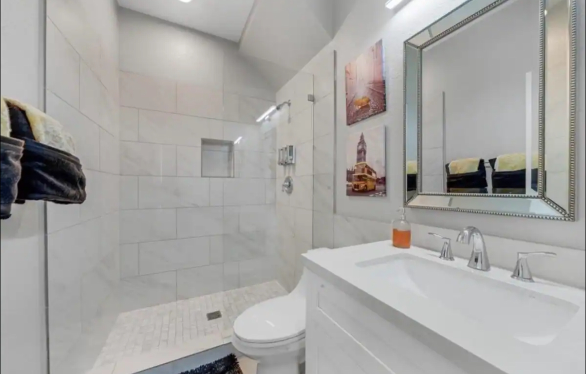 Newly Remodeled House Near Texas Medical Center - Photo 4