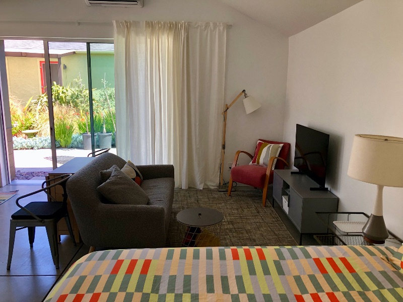 Private Garden Guest House in Mar Vista - Photo 3