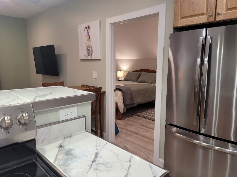 Stunning New 1 Bedroom Washer/Dryer Private B - Photo 3