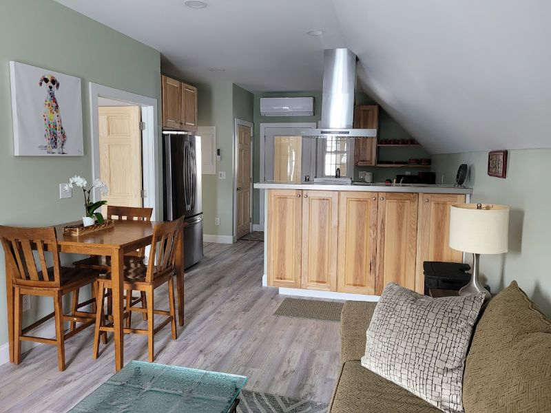 Stunning New 1 Bedroom Washer/Dryer Private B - Photo 10