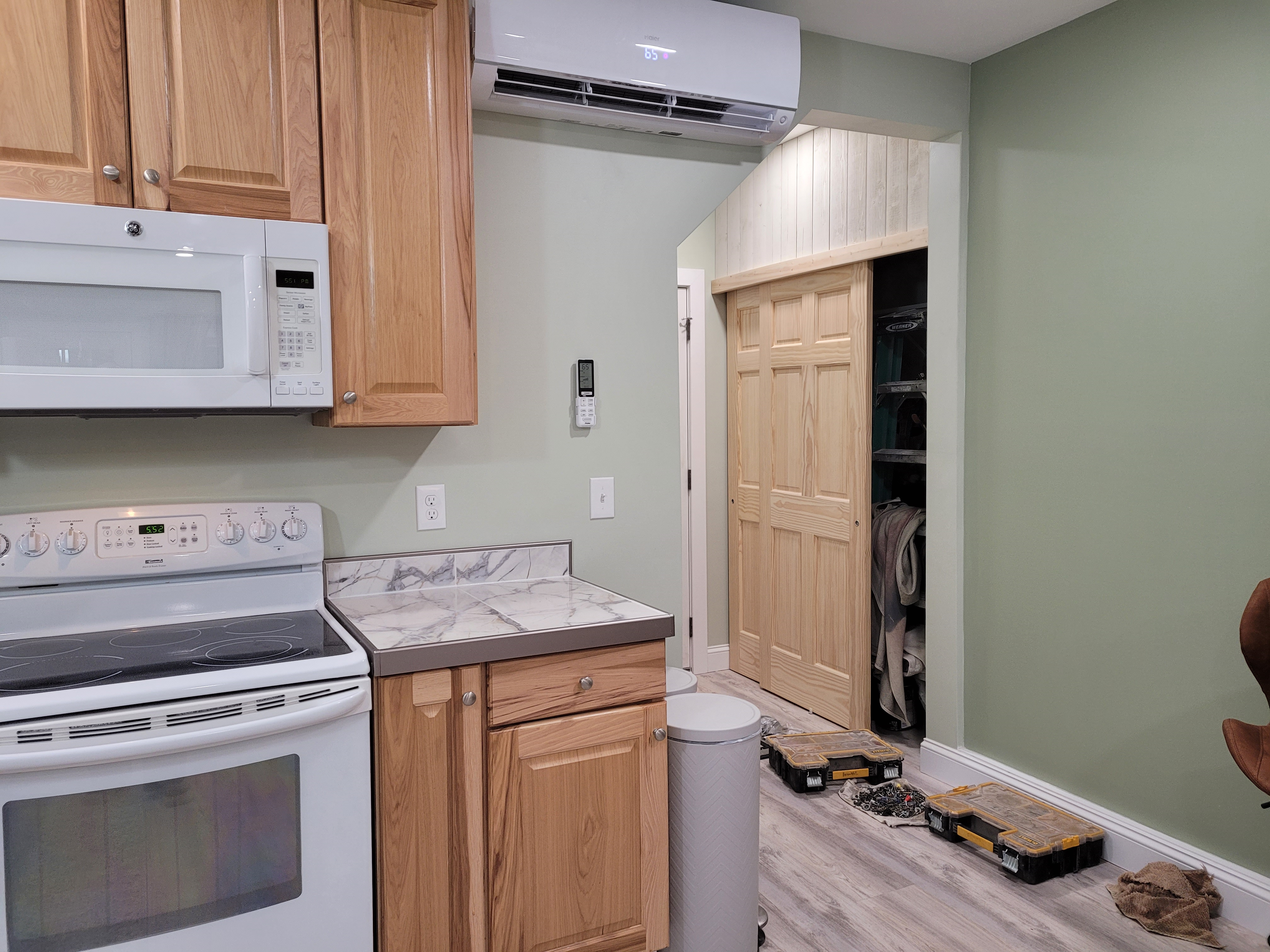 Stunning New 1 Bedroom Washer/Dryer Private B - Photo 7