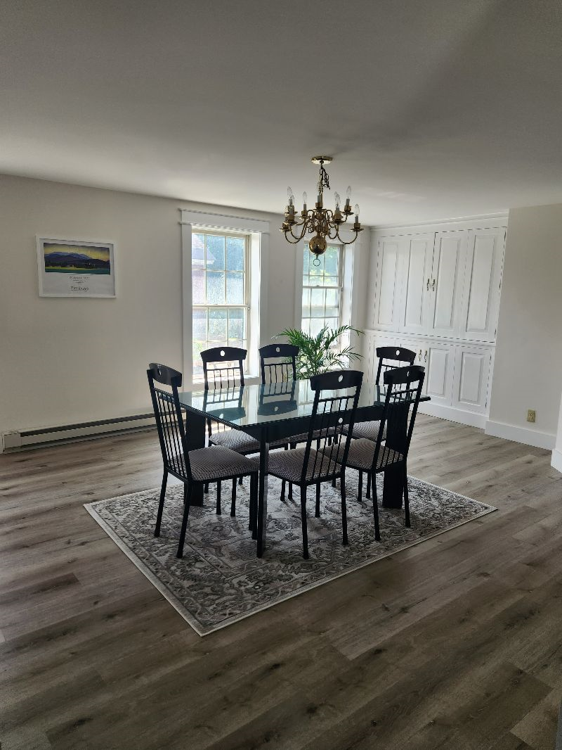 Large renovated bedroom suite close to everything - Photo 8