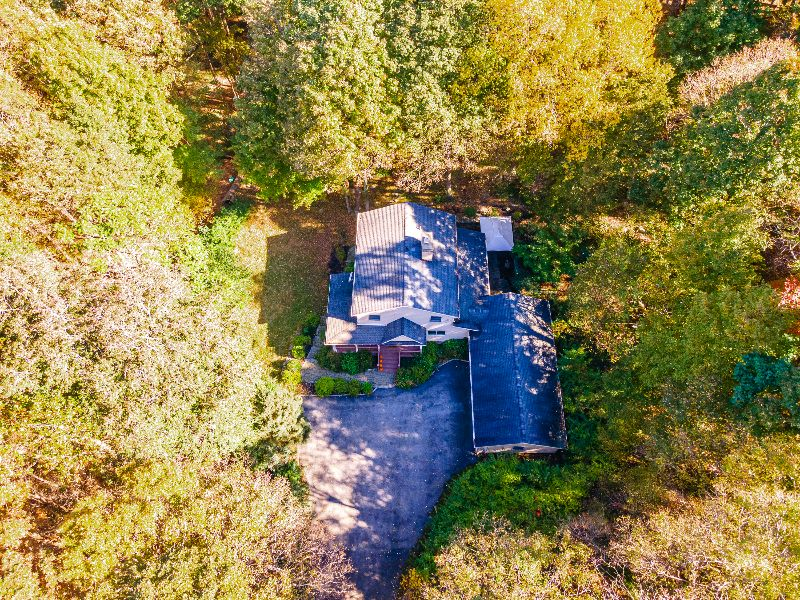 The Cottage at Fawn Hill- Charming private home in the serene woods of the Black Rock Forest - Photo 2