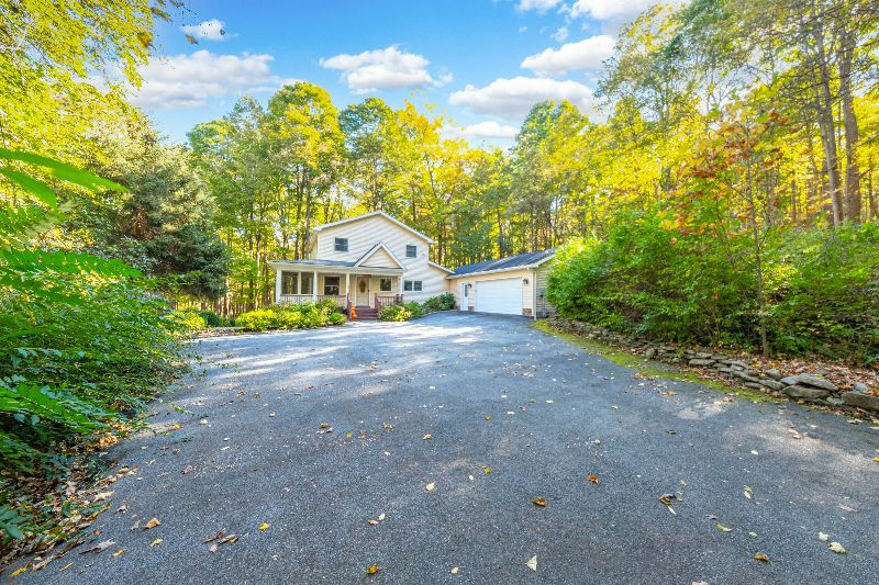 The Cottage at Fawn Hill- Charming private home in the serene woods of the Black Rock Forest - Photo 3