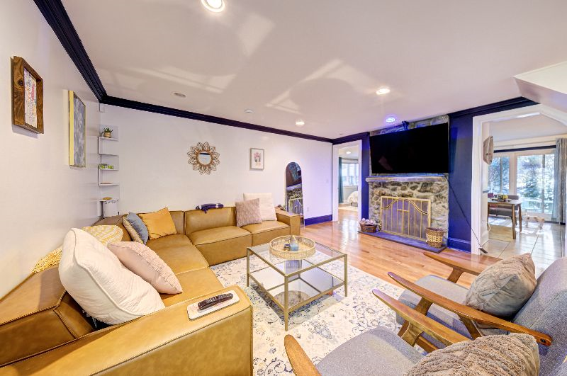 The Cottage at Fawn Hill- Charming private home in the serene woods of the Black Rock Forest - Photo 5