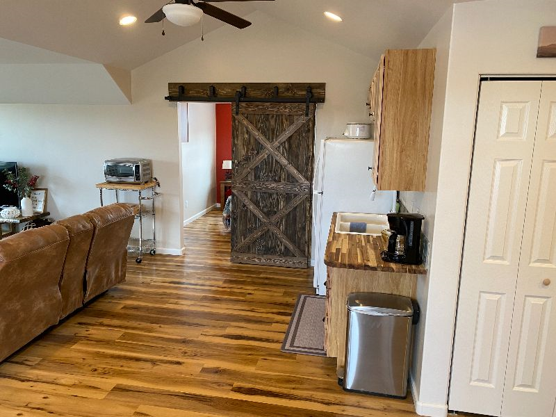 Quaint and comfy apartment just out of town, but close to town, hospital, and all your needs for living. - Photo 3