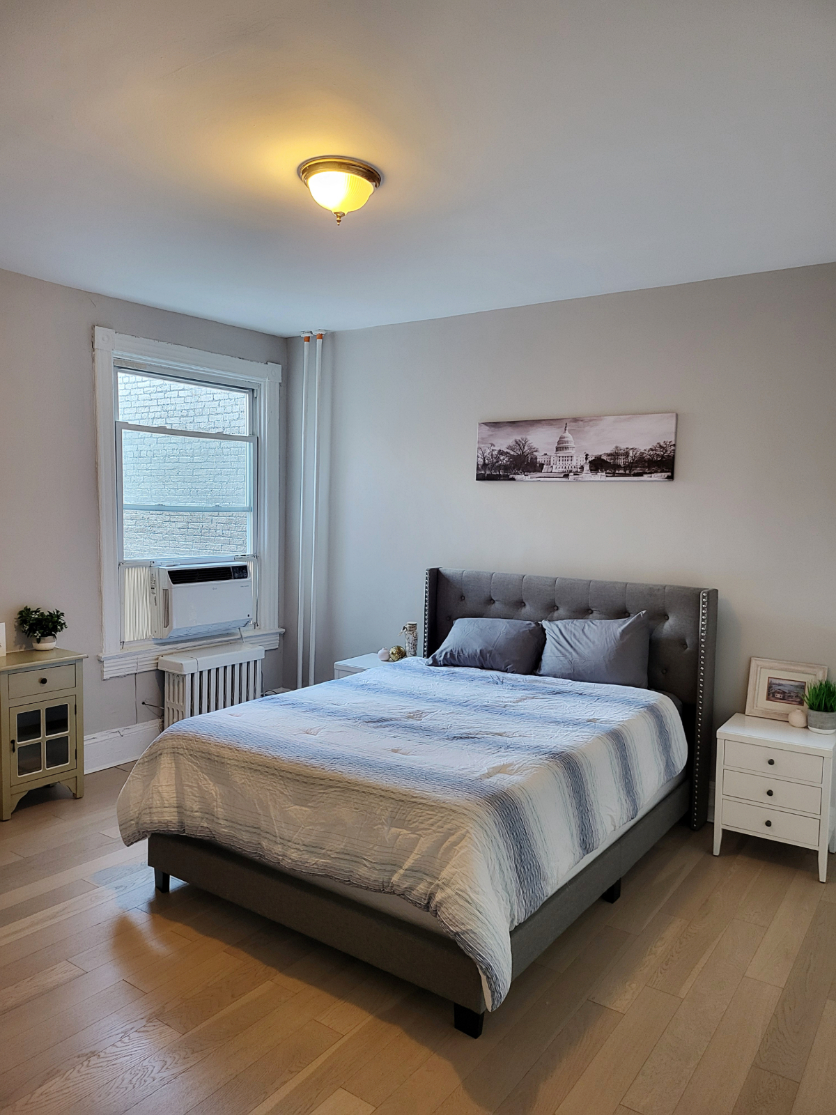 Sun-filled Peaceful Penthouse Apartment in the City - Photo 7