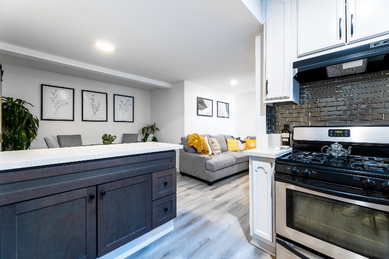 MODERN 1B1B W/ DEDICATED WORK SPACE&PRIVATE PATIO - Photo 2