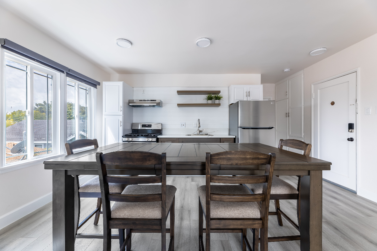 MODERN 1B1B W/ DEDICATED WORK SPACE&PRIVATE PATIO - Photo 1