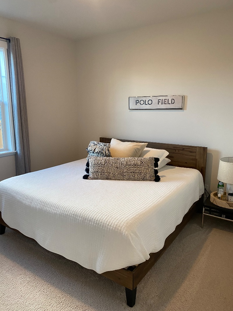 Lightly Furnished Room in Single Story New Build - Photo 2