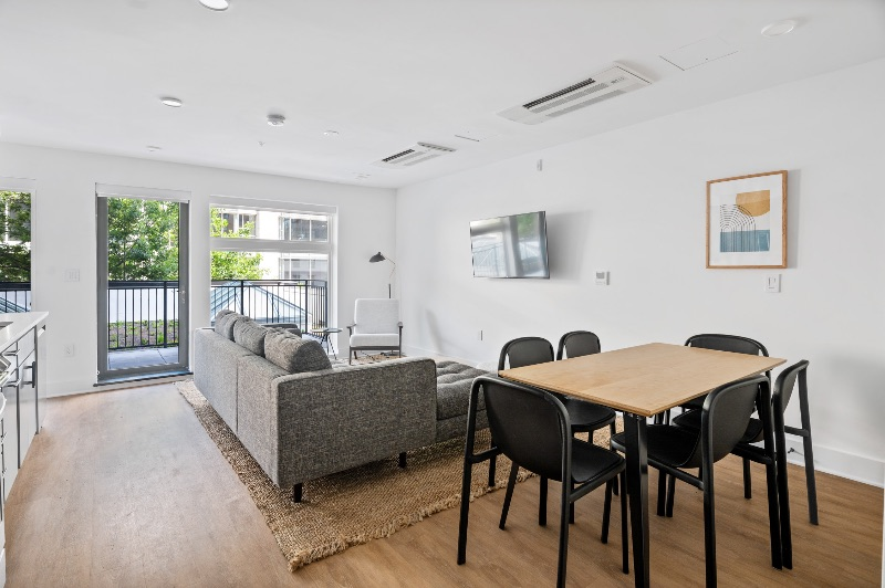 High-End Downtown Co-Living - All Utilities Included (District) - Photo 8