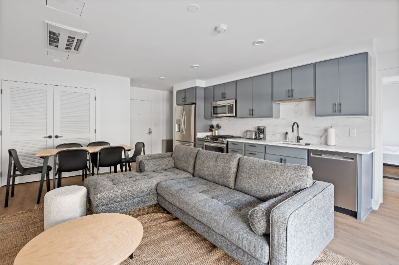 High-End Downtown Co-Living - All Utilities Included (District) - Photo 7