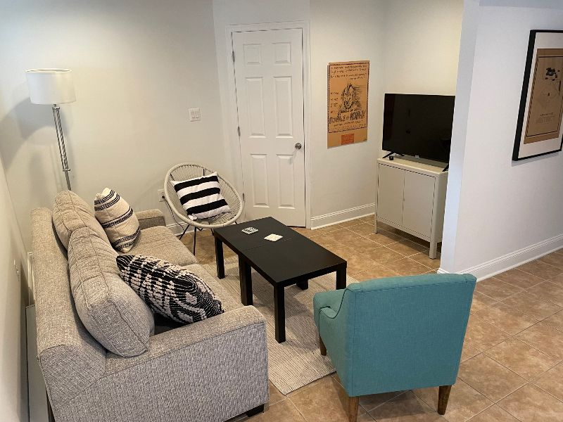 Private and Cozy One-Bedroom - Photo 2