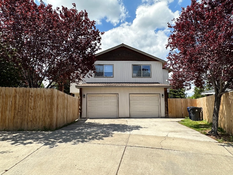 Near Old Mill District, AC, 3bd (2 kings & 1 queen) 3 bath, private fenced yard and garage - Photo 3