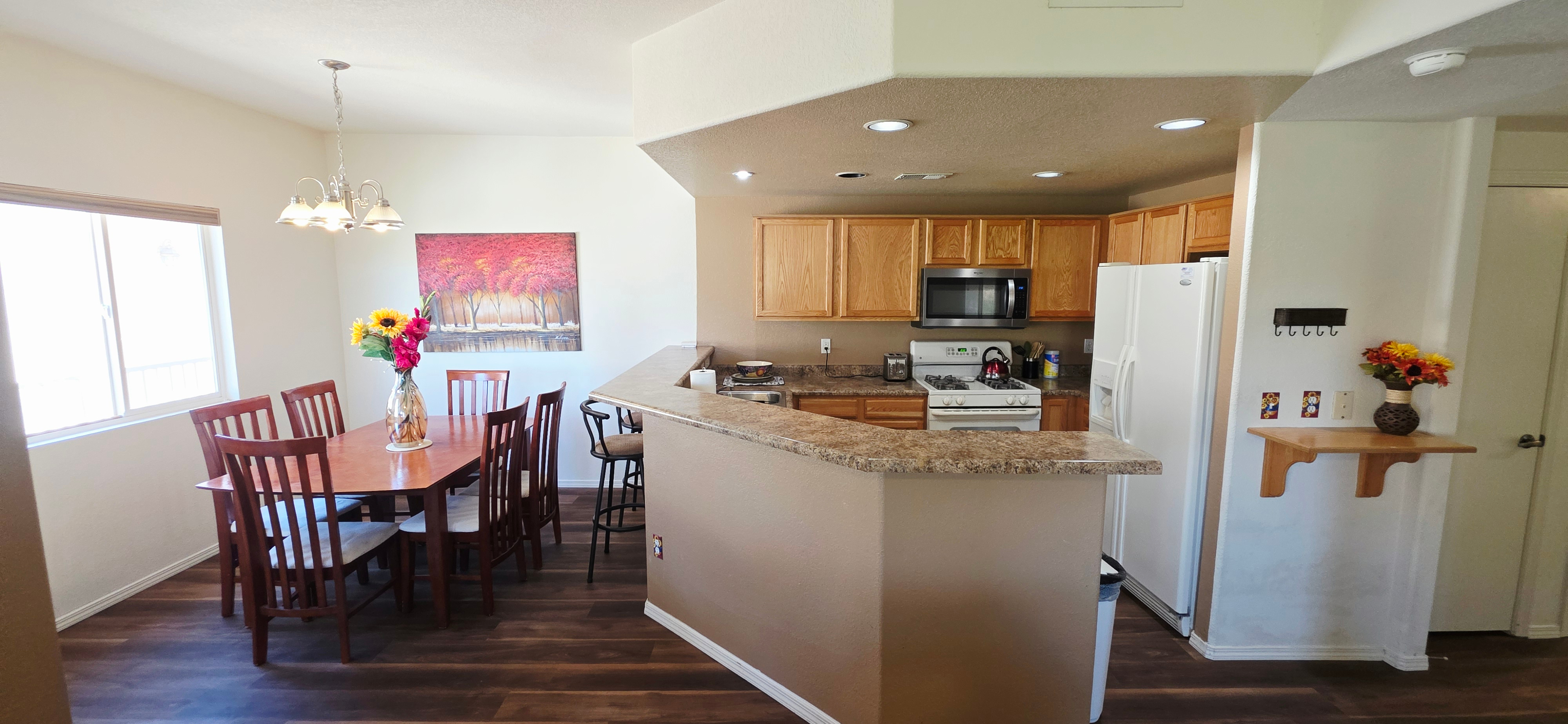 Conveniently Located 3 BD Condo - Photo 3