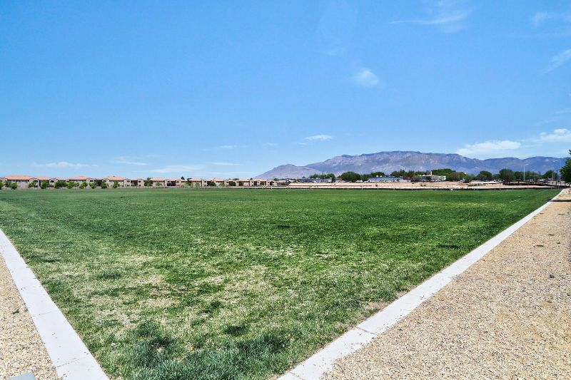 Conveniently Located 3 BD Condo - Photo 10