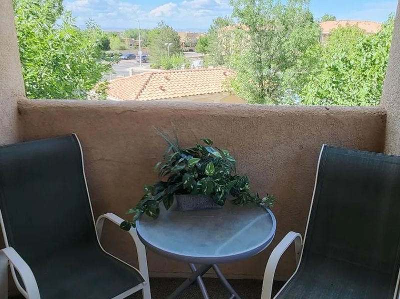 Conveniently Located 3 BD Condo - Photo 7