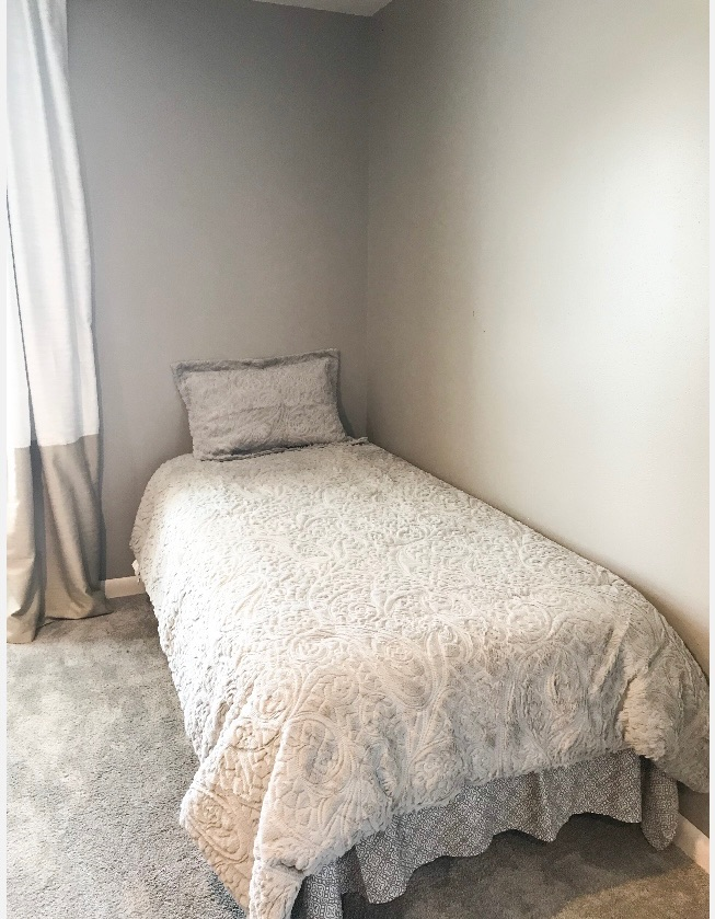 740 sq ft studio apartment w/separate entrance, 1 mi from hospital - Photo 5