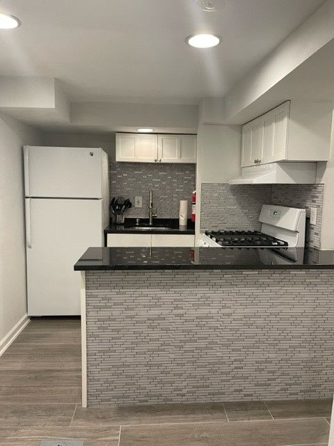 Private Gardel Level Unit- Rowhouse in NW Wash, DC - Photo 2