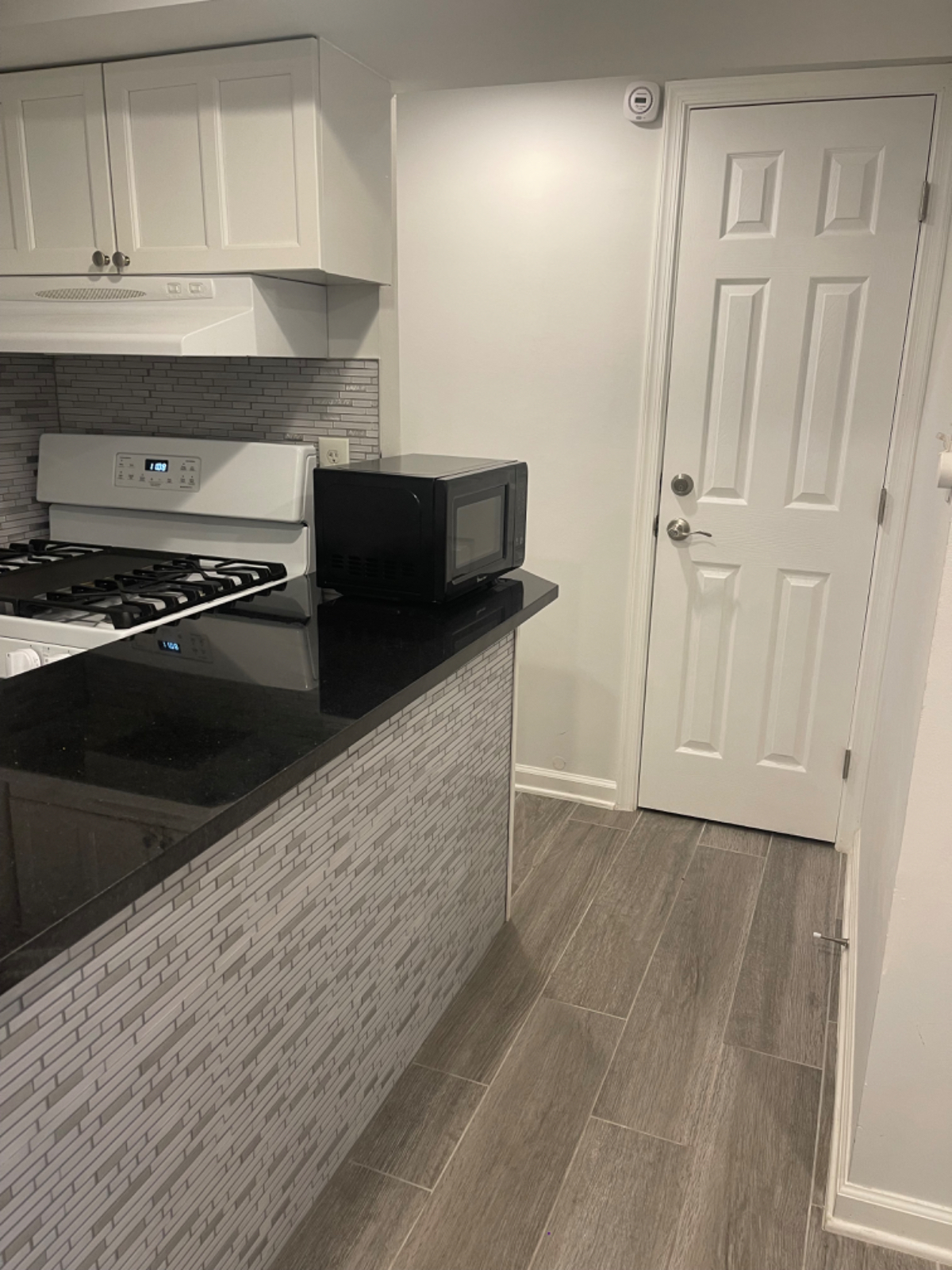 Private Gardel Level Unit- Rowhouse in NW Wash, DC - Photo 5