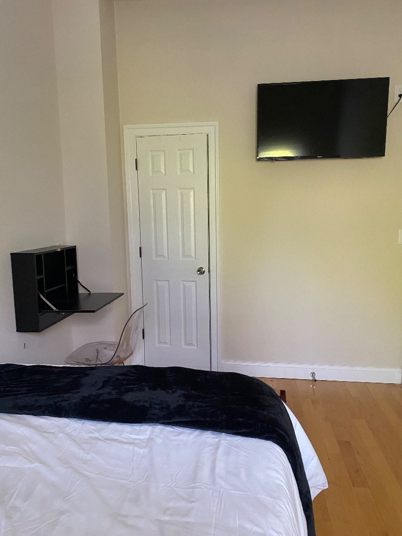 Private Gardel Level Unit- Rowhouse in NW Wash, DC - Photo 3