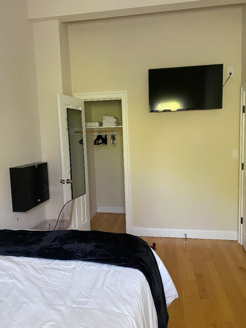 Private Gardel Level Unit- Rowhouse in NW Wash, DC - Photo 4