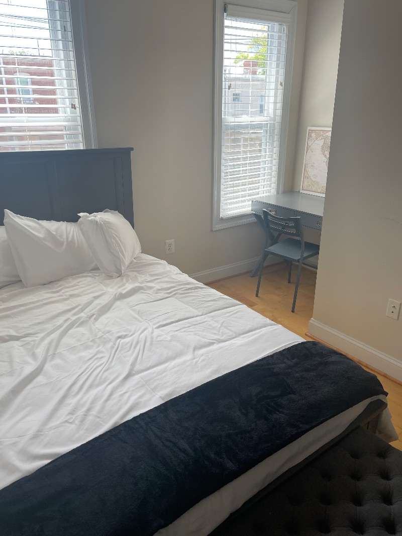 Private Gardel Level Unit- Rowhouse in NW Wash, DC - Photo 2