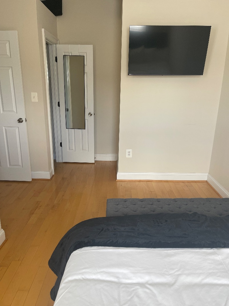 Private Gardel Level Unit- Rowhouse in NW Wash, DC - Photo 3